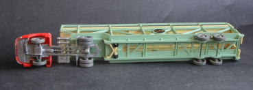 Siku Henschel Car-Transporter mit Tractor "Struever" V100 Plasticmodel 1959 (8619)