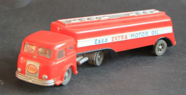 Siku Henschel HS 170 Esso-Tanktruck V47 Plasticmodel 1957 (10532)