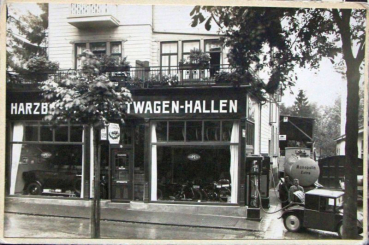 Opel Händler "Harzburger Gebrauchtwagen-Hallen" mit Tankstelle 1928 Originalfoto (10862)