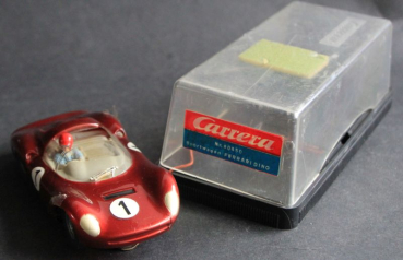 Carrera Universal Ferrari Dino Rennbahn-Modell mit Motor 1966 (11160)