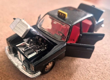 Preview: Märklin Mercedes-Benz 250 Taxi 1968 Metallmodell (11227)