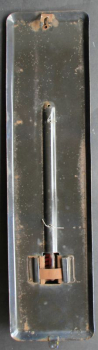 Preview: Varta Qualitätsbatterien "Betriebssicher bei jeder Temperatur" 1960 Emaileschild mit Thermometer (11471)