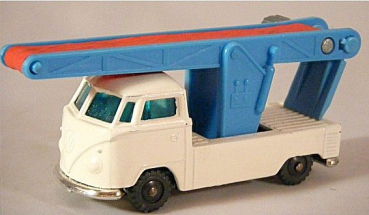 Husky Volkswagen T1 Transporter Airport Luggage Elevator Truck 1965 DieCast Model (11582)