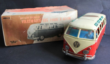 Bandai Volkswagen T1 Transporter Sambabus 1960 Blechmodell mit Batterieantrieb in Originalkarton (11802)