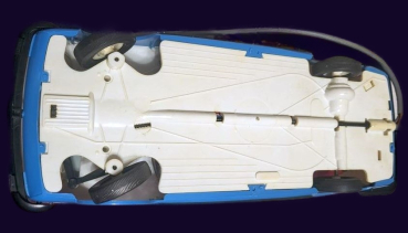 Anker Spielzeug Fiat 2300 Coupe 1968 Plastikmodell mit Fernsteuerung im Originalkarton (10597)
