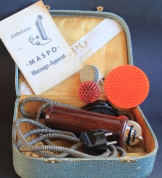 Maspo Standard 1955 Massage-Apparat with Accessoires in original suitcase (5904)