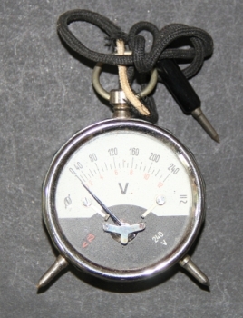Neuberger Voltmeter 1935 Type TEW bakelite in original box (0257)