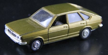 Schuco Volkswagen Passat TS 1974 DieCast Model (1476)
