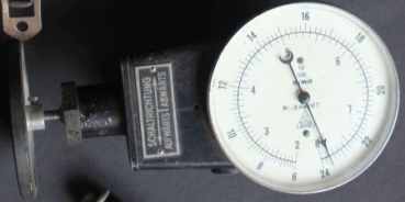 SIB HS 4 Cut Speed Gauge 1950 in original Woodcase (4670)