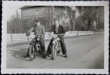 BMW Motorbikes in Berlin 1951 original photo (4741)