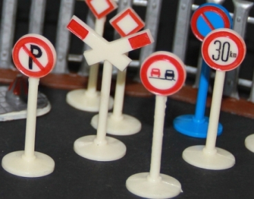 Siku Traffic-Signs-Series V200 Plastic 1958 (3507)