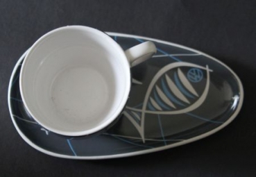 Preview: Volkswagen Kaffee-Bistroset 1955 Porzellantasse und Untersetzter mit VW-Logo (3673)