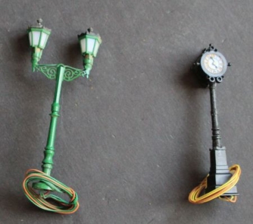 BRAWA Stettiner Trainstationclock and Streetlamp 1990 with lightning H0 plasticmodel (2696)