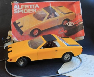 Anker Spielzeug Alfa Romeo Spider 1970 with Remote-Control in original box (5109)