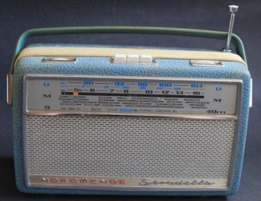 Nordmende Stradella Z09 Travell-Radio 1962 batterie operated (9856)