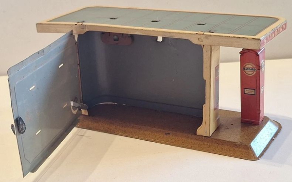 Tippco Esso Standard Gasstation "Reichsautobahn" Tinmodel 1936 (7691)