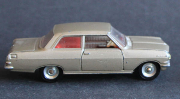 Dinky Toys France Opel Rekord 1964 DieCast Model (2899)