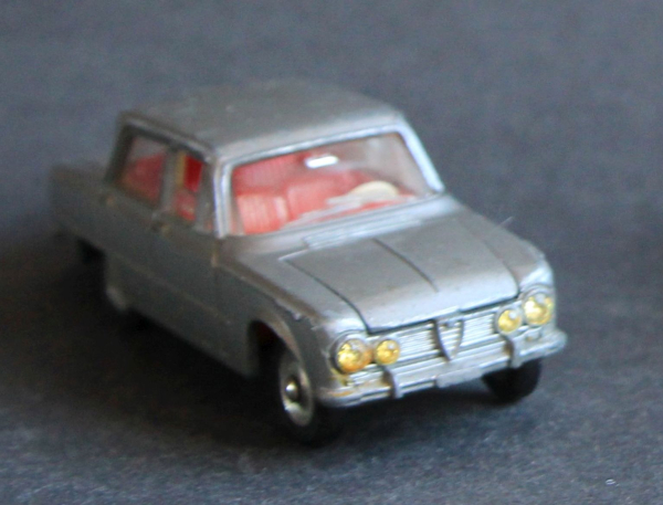 Dinky Toys France Alfa Romeo Giulia TI 1966 Metallmodell (11069)