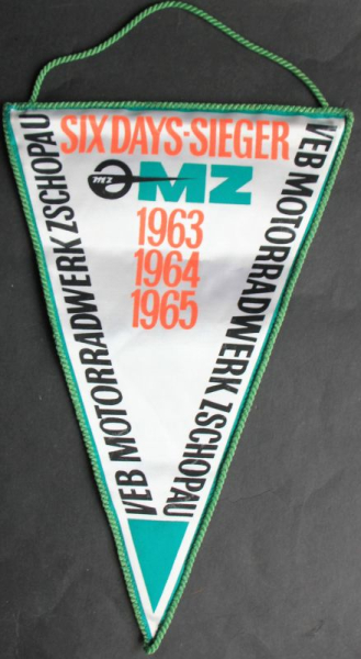 MZ Motorrad Wimpel 1965 "Six Day Sieger" Baumwolle (10956)