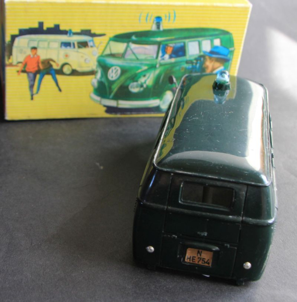 JNF Neuhierl Struxy Volkswagen T1 Transporter Police 1965 Plasticmodel with box (10880)