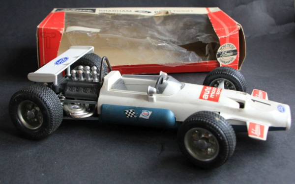 Schuco Ford Brabham Cosworth Formel I Rennwagen 1971 Plastikmodell mit Friktionsantrieb in Originalbox (11157)