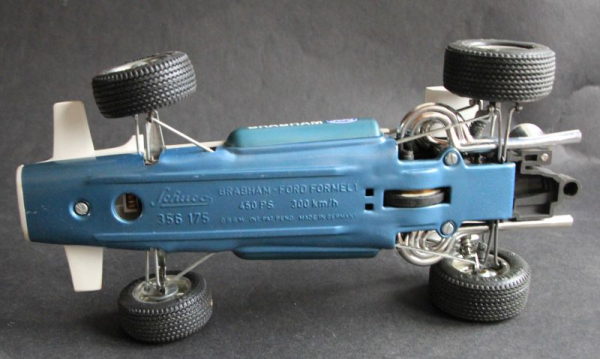 Schuco Ford Brabham Cosworth Formel I Rennwagen 1971 Plastikmodell mit Friktionsantrieb in Originalbox (11157)