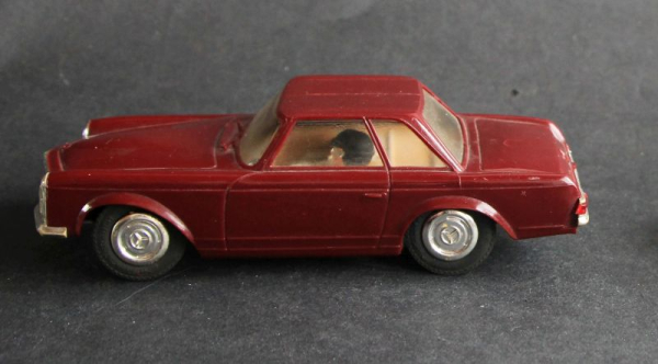 Carrera Mercedes-Benz 230 SL Sportwagen 1967 Rennbahn-Modell (11272)