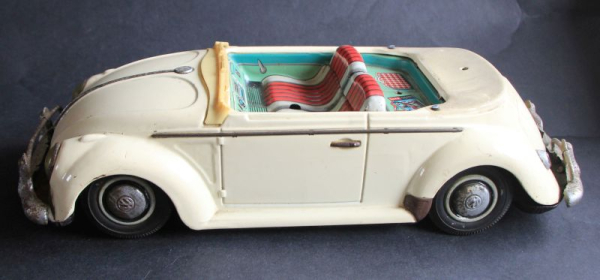 TN Nomura Volkswagen Käfer Cabrio 1960 Blechmodell mit Batterieantrieb (1712)