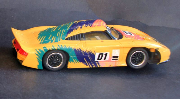 Carrera Evolution Porsche 911 GT1 EVO 1996 Rennbahnmodell mit Motor (11430)