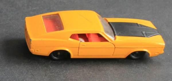 Siku Ford Mustang T5 Mach I V330 Metallmodell (11457)