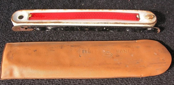 Warndreieck Feuerhand "Rubin" Metall mit Schuber 1955 (11466)
