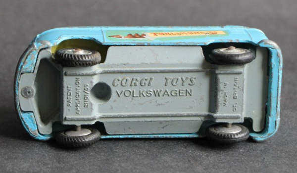Corgi Toys Volkswagen T1 Bus "Chocolat Tobler" 1960 DieCast Model (4274)