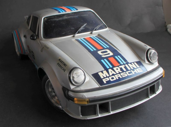Dickie Spielzeug Porsche 934 Martini Racing Plastikmodell 1972 (11556)