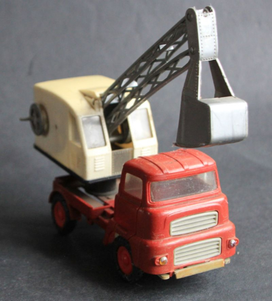 OK Toys Bedford Kranwagen-Bagger 1965 Plastikmodell (11643)
