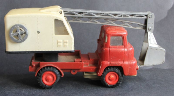 OK Toys Bedford Kranwagen-Bagger 1965 Plastikmodell (11643)