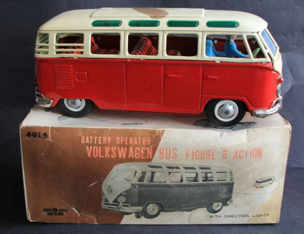 Bandai Volkswagen T1 Transporter Sambabus 1960 Blechmodell mit Batterieantrieb in Originalkarton (11802)