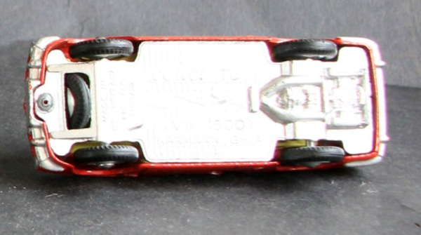Corgi Toys Volkswagen Karmann-Ghia 1500 Metallmodell 1963 (10744)
