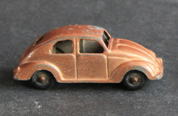 Tootsie Toy Volkswagen Beetle 1960 DieCast Model (11828)