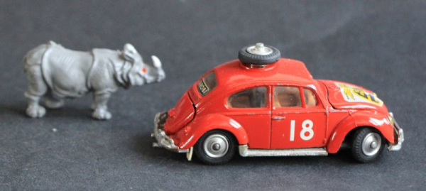 Corgi Toys Volkswagen Käfer 1200 Safari 1965 Metallmodell mit Figur (11805)
