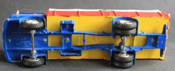 DINKY TOYS 1:50 ? MERCEDES BENZ LP 1920 N° 917