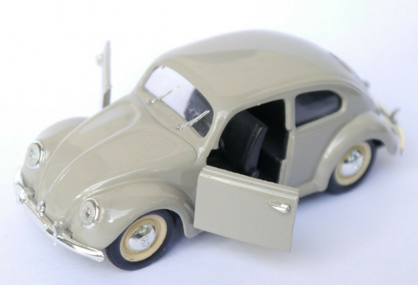 Rio Volkswagen Beetle Sedan 1949 DieCast Model in original box (5837)