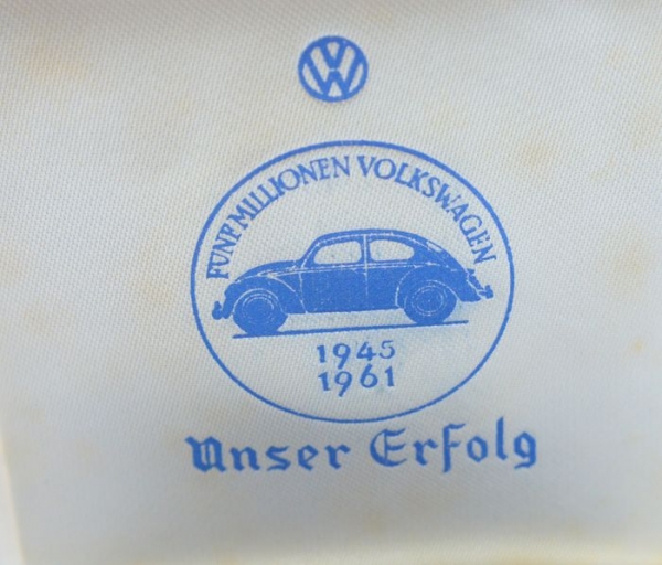 Volkswagen Käfer 1961 "5 Millionen Volkswagen" Silbermünze in Originalbox (3352)