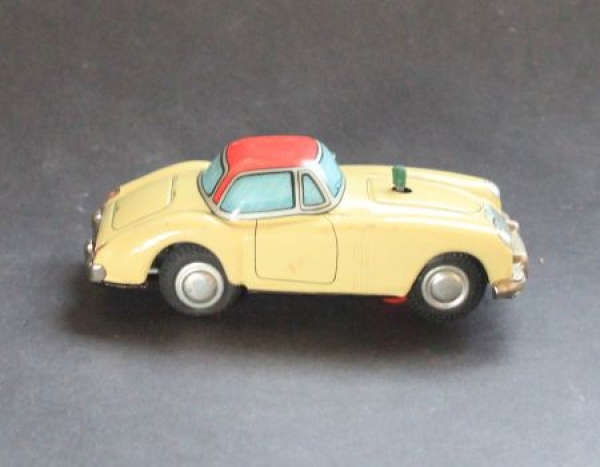 Bandai MG MGA Coupe 1960 Tinmodel with Frictiondrive (3967)