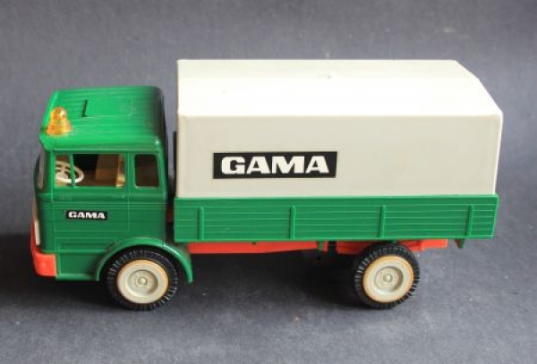 Gama Mercedes-Benz Kubische Kabine 1967 Truck Plasticmodel (2421)
