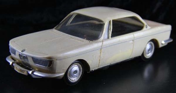 Trix BMW 2000 CS with Radio 1965Plasticmodel  (1342)