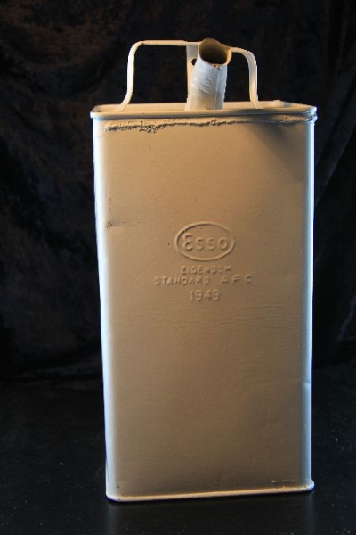 Esso Spare-Can Standard 1949 tin with logo (1771)