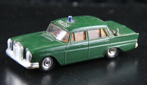 Gama Minimod Mercedes-Benz 220 Police 1965 Metalmodel (1929)