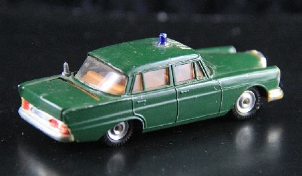 Gama Minimod Mercedes-Benz 220 Police 1965 Metalmodel (1929)