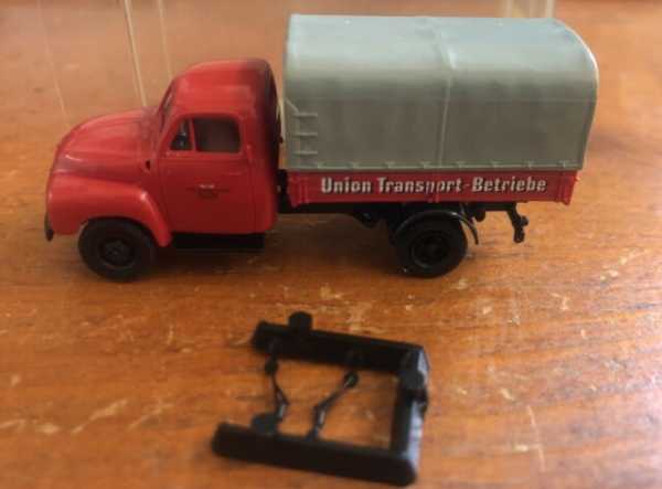 Brekina Opel Blitz Truck "Union Transport" 1955 Plasticmodel (4706)