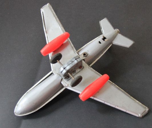 Takatoku Toys Lufthansa Jet D-ABIB 1970  Tinmodel with frictiondrive (2219)